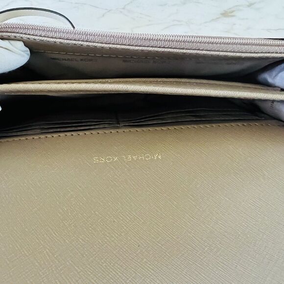 MICHAEL KORS Daniela Truffle Ltc Oat Saffiano Leather Large Gusset Crossbody Bag - Picture 11 of 12